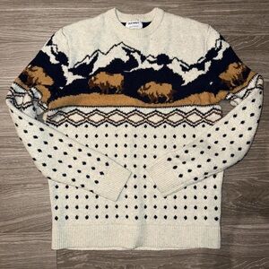 Old Navy Cream and Brown Crewneck Sweater